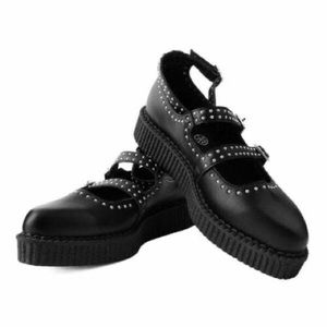 Pointed toe Mary Janes